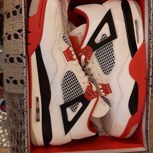 Nike Air jordan fire red 4s New in box